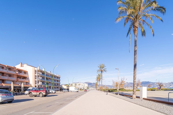 Foto van Appartement aan zee in Empuriabrava met zwembad - Vakantiehuis in Empuriabrava - Outdoor