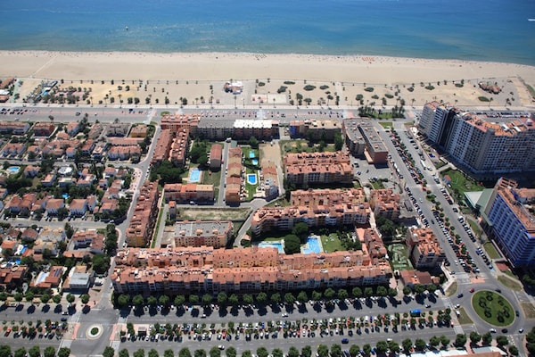 Foto van Appartement aan zee in Empuriabrava met zwembad - Vakantiehuis in Empuriabrava - Outdoor