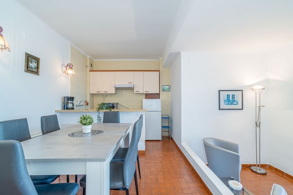 Foto van Appartement aan zee in Empuriabrava met zwembad - Vakantiehuis in Empuriabrava - DiningRoom
