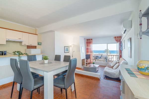 Foto van Appartement aan zee in Empuriabrava met zwembad - Vakantiehuis in Empuriabrava - DiningRoom