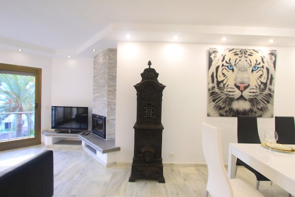 Foto van Appartement aan het strand met jacuzzi en zwembad - Vakantiehuis in Marbella - LivingRoom