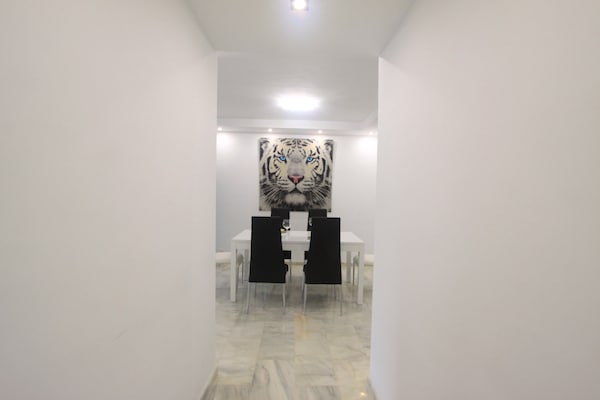 Foto van Appartement aan het strand met jacuzzi en zwembad - Vakantiehuis in Marbella - DiningRoom