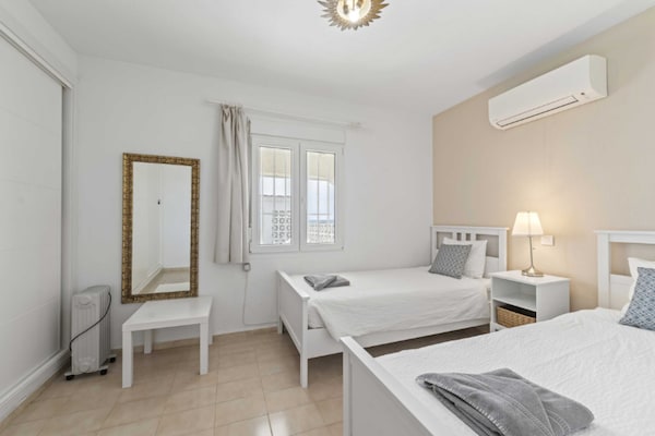 Foto van Villa aan het strand voor 7 personen met zwembad - Vakantiehuis in Marbella - BedRoom
