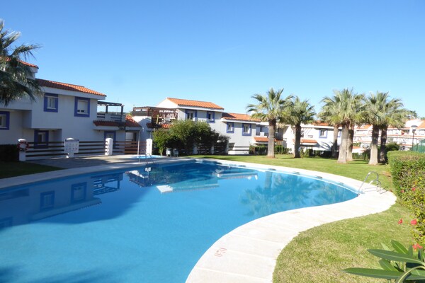 Foto van Sfeervolle vakantie woning bij Estepona met zeezicht en golfmogelijkheden - PoolOfHouse