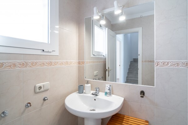 Foto van Vakantiehuis in Nerja met Uitzicht op Zee - Vakantiehuis in Nerja - BathRoom