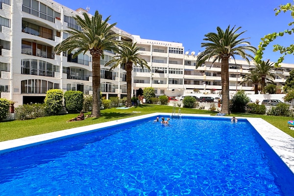 Foto van Vakantiehuis in Nerja met Zeezicht & Zwembad - Vakantiehuis in Nerja - ExteriorSummer