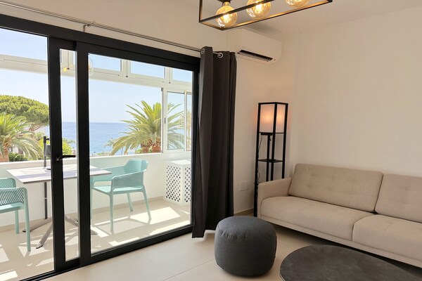 Foto van Vakantiehuis in Nerja met Zeezicht & Zwembad - Vakantiehuis in Nerja - LivingRoom