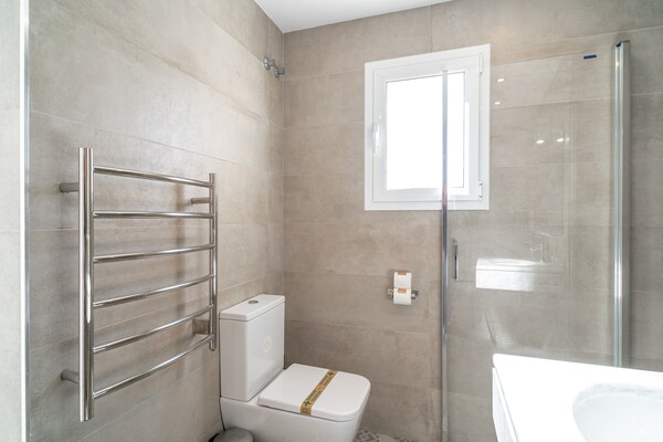 Foto van Vakantiehuis in Nerja met Uitzicht op Zee - Vakantiehuis in Nerja - BathRoom