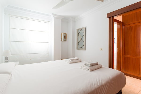 Foto van Appartement in Las Palmas bij Playa de Las Canteras - BedRoom