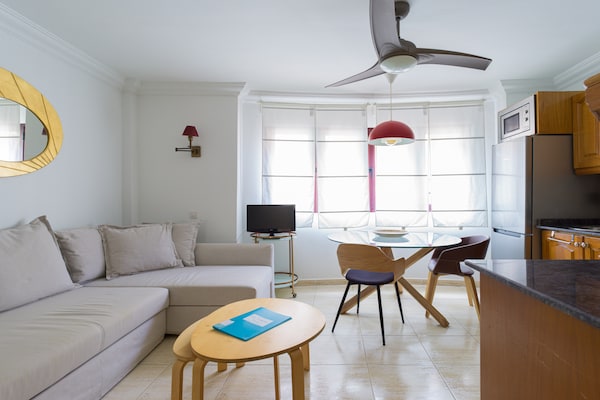 Foto van Appartement in Las Palmas bij Playa de Las Canteras - LivingRoom