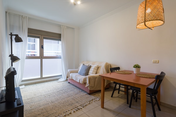 Foto van Appartement in Las Palmas bij Las Canteras - Vakantiehuis in Las Palmas de Gran Canaria - LivingRoom