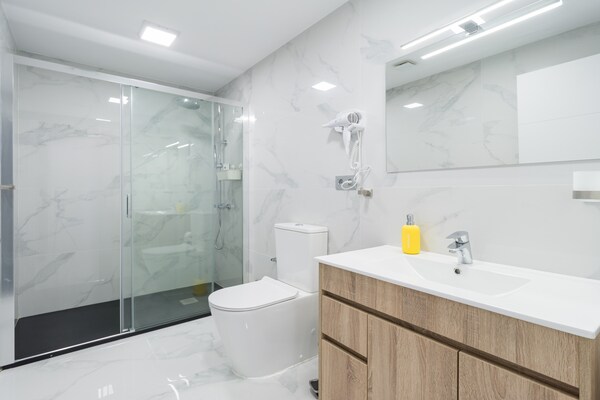 Foto van Appartement in Las Palmas bij Las Canteras - Vakantiehuis in Las Palmas de Gran Canaria - BathRoom