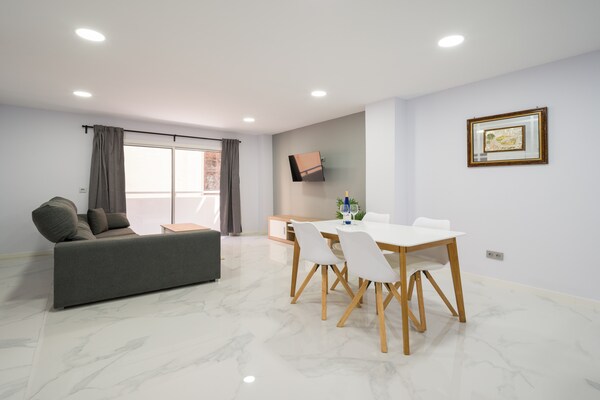 Foto van Vakantiehuis bij Playa de Las Canteras - Vakantiehuis in Las Palmas de Gran Canaria - LivingRoom