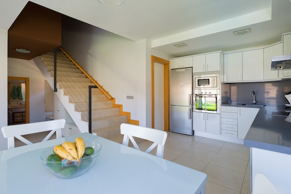 Foto van Chalet in Salobre met verwarmd zwembad - Vakantiehuis in San Bartolomé de Tirajana - Kitchen