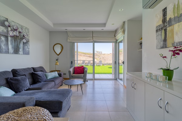 Foto van Chalet in Salobre met verwarmd zwembad - Vakantiehuis in San Bartolomé de Tirajana - LivingRoom