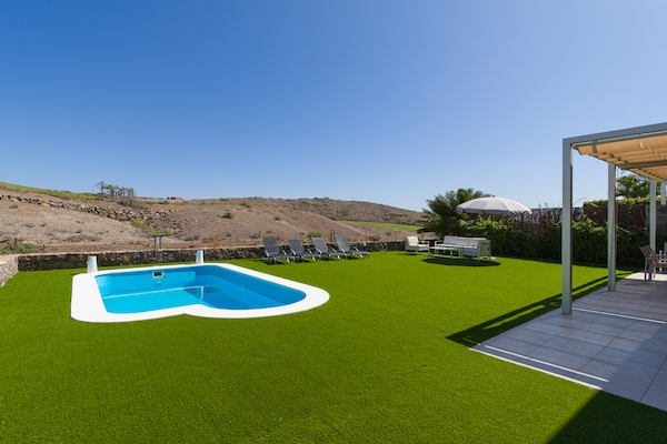 Foto van Chalet in Salobre met verwarmd zwembad - Vakantiehuis in San Bartolomé de Tirajana - terrace