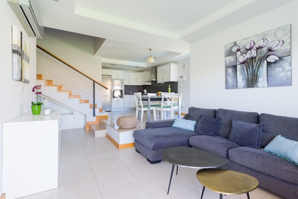 Foto van Chalet in Salobre met verwarmd zwembad - Vakantiehuis in San Bartolomé de Tirajana - LivingRoom
