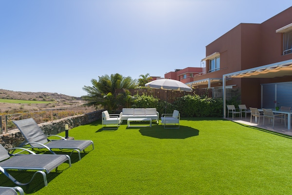 Foto van Chalet in Salobre met verwarmd zwembad - Vakantiehuis in San Bartolomé de Tirajana - terrace