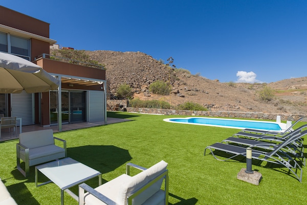 Foto van Chalet in Salobre met verwarmd zwembad - Vakantiehuis in San Bartolomé de Tirajana - terrace