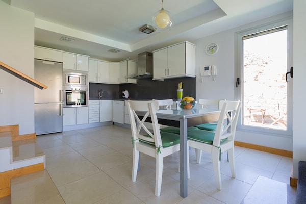 Foto van Chalet in Salobre met verwarmd zwembad - Vakantiehuis in San Bartolomé de Tirajana - DiningRoom