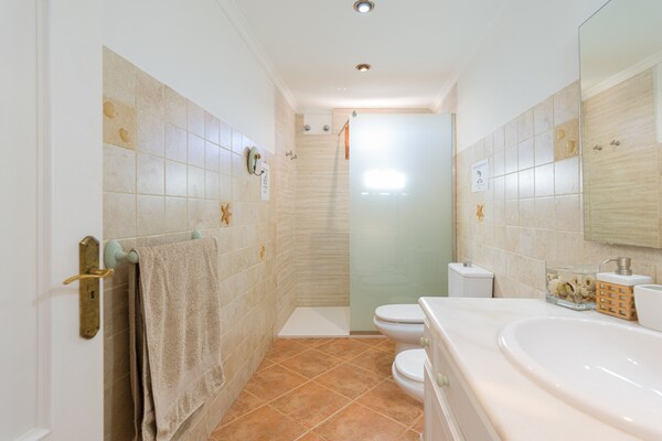 Foto van Appartement in Tufia met Zeezichtterras - Vakantiehuis in Telde - BathRoom