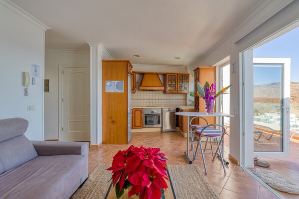 Foto van Appartement in Tufia met Zeezichtterras - Vakantiehuis in Telde - LivingRoom