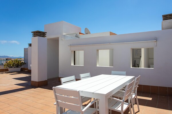 Foto van Premium appartement vlakbij het strand - Vakantiehuis in Corralejo - La Oliva - TerraceBalcony