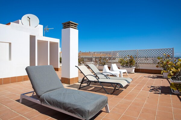 Foto van Premium appartement vlakbij het strand - Vakantiehuis in Corralejo - La Oliva - TerraceBalcony