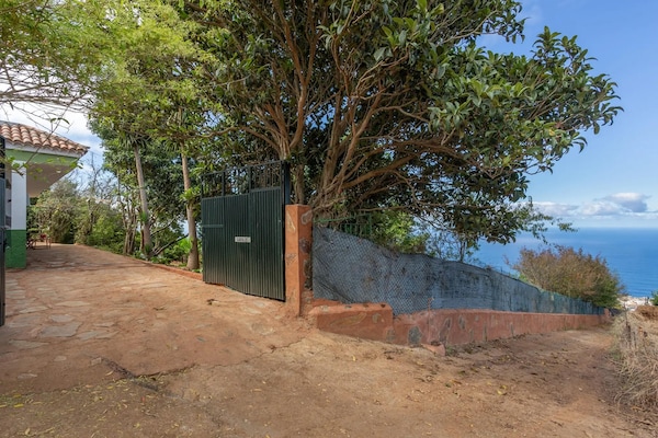 Foto van Vakantiehuis op Tenerife met Tuin - Vakantiehuis in La Cabezada, Santa Úrsula - AreaSummer1KM
