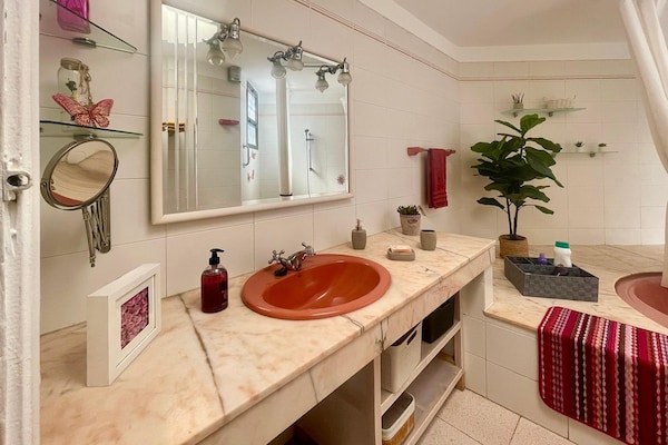 Foto van Attic appartement in Adeje bij Playa Fañabé - Vakantiehuis in Playa de Fañabé, Adeje - BathRoom