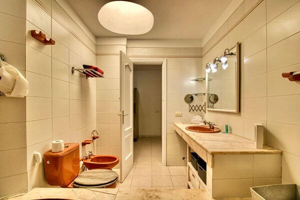 Foto van Attic appartement in Adeje bij Playa Fañabé - Vakantiehuis in Playa de Fañabé, Adeje - BathRoom