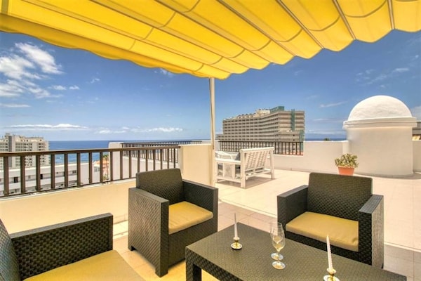 Foto van Attic appartement in Adeje bij Playa Fañabé - Vakantiehuis in Playa de Fañabé, Adeje - TerraceBalcony