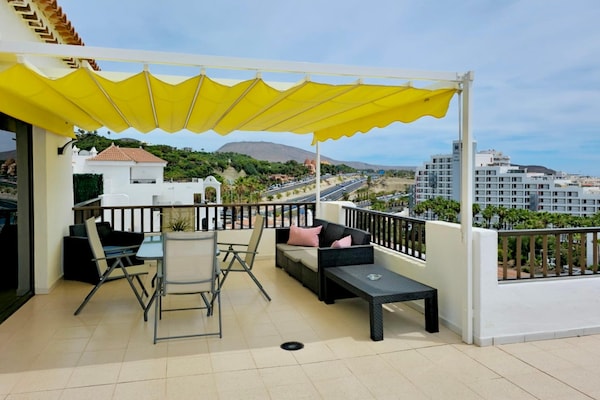 Foto van Attic appartement in Adeje bij Playa Fañabé - Vakantiehuis in Playa de Fañabé, Adeje - TerraceBalcony
