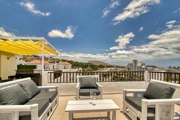 Foto van Attic appartement in Adeje bij Playa Fañabé - Vakantiehuis in Playa de Fañabé, Adeje - ViewSummer