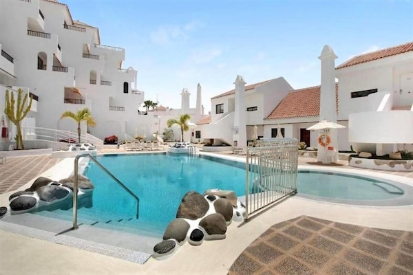 Foto van Attic appartement in Adeje bij Playa Fañabé - Vakantiehuis in Playa de Fañabé, Adeje - ExteriorSummer