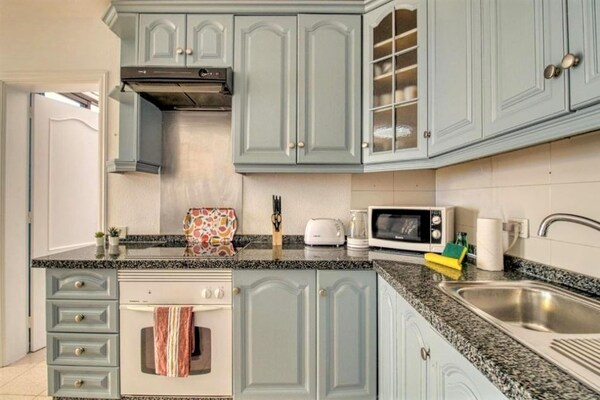 Foto van Attic appartement in Adeje bij Playa Fañabé - Vakantiehuis in Playa de Fañabé, Adeje - Kitchen