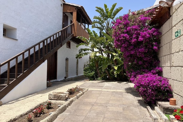 Foto van Sitio de la Casa met privézwembad - Vakantiehuis in Arico - ExteriorSummer