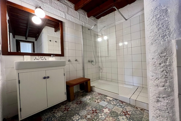 Foto van Sitio de la Casa met privézwembad - Vakantiehuis in Arico - BathRoom