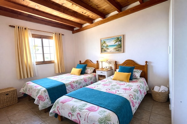 Foto van Verblijf aan de kust met zwembad in Vera - Vakantiehuis in Arico - BedRoom