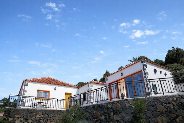 Foto van Verblijf aan de kust met zwembad in Vera - Vakantiehuis in Arico - ExteriorSummer