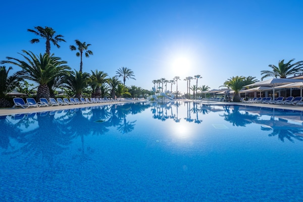 Foto van Tropische bungalow met terras - Vakantiehuis in Tarragona - PoolOfHouse