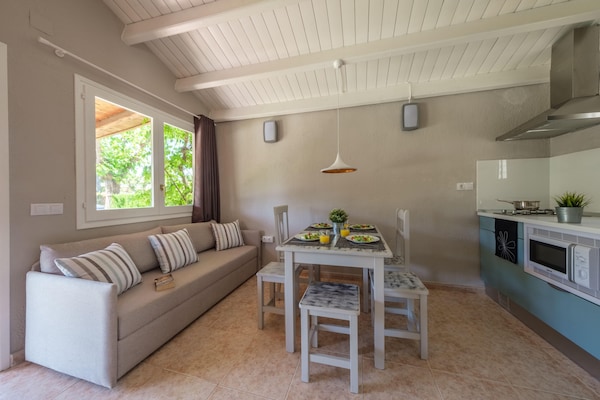Foto van Tropische bungalow met terras - Vakantiehuis in Tarragona - LivingRoom