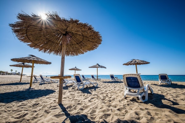 Foto van Tropische bungalow met terras - Vakantiehuis in Tarragona - AreaSummer5KM