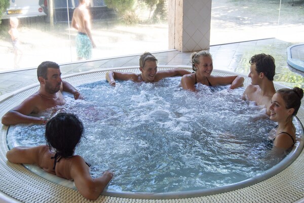 Foto van Huisje in Spanje met privéstrand - Vakantiehuis in La Torre del Sol, Tarragona - Wellness