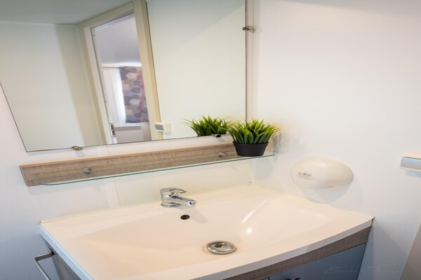 Foto van Huisje in Spanje met privéstrand - Vakantiehuis in La Torre del Sol, Tarragona - BathRoom
