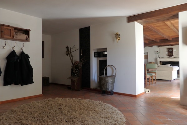 Foto van Landelijk familieparadijs voor 8 met zwembad - Vakantiehuis in Frontenay sur Dive - HallReception