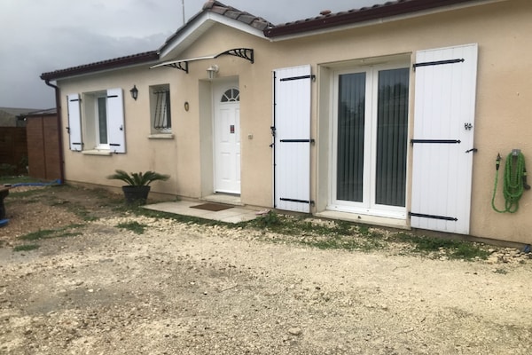 Foto van Zen-kamer in een gedeeld huis(eigenaar aanwezig) - Vakantiehuis in Saint-Médard de Guizières - ExteriorSummer