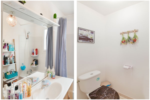 Foto van Zen-kamer in een gedeeld huis(eigenaar aanwezig) - Vakantiehuis in Saint-Médard de Guizières - BathRoom