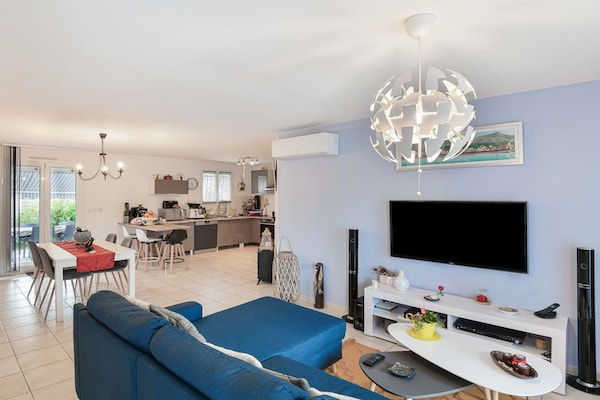 Foto van Zen-kamer in een gedeeld huis(eigenaar aanwezig) - Vakantiehuis in Saint-Médard de Guizières - LivingRoom