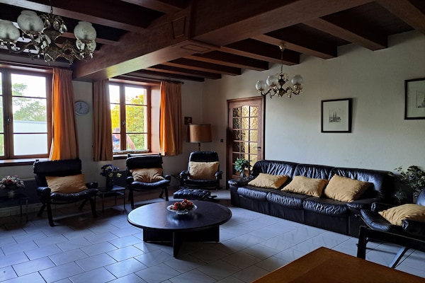 Foto van Vakantiehuis in Vieure bij meer en tuin - Vakantiehuis in Vieure - LivingRoom